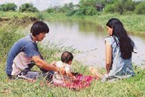 Félix con Mercedes y chango